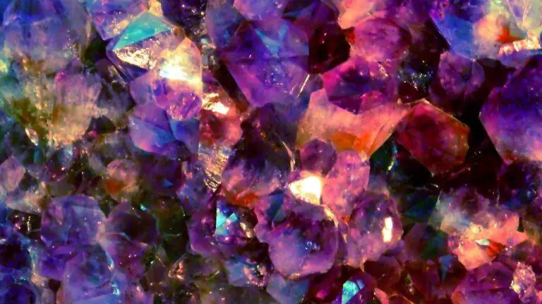 Crystals and lucid dreaming